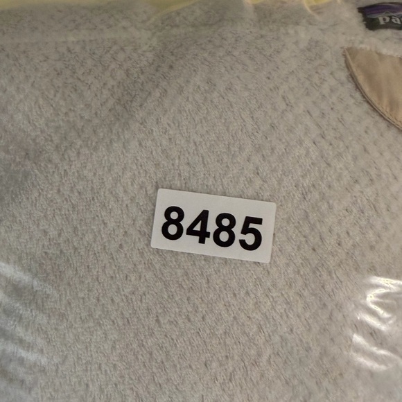 Women’s Patagonia Size Large Synchilla Cream and Tan Women's Sweater Button Snap - Picture 8 of 8